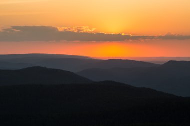 Sahilde gün batımı Güzel gökyüzü