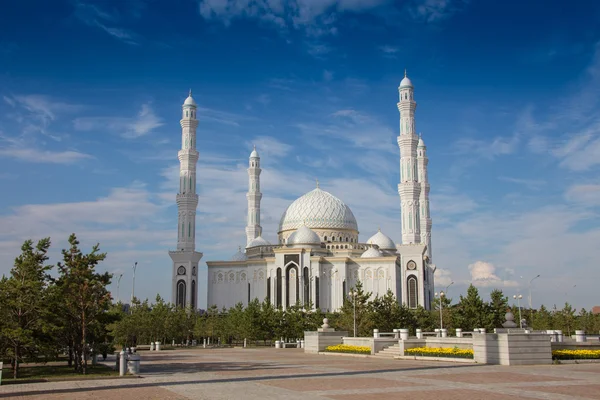 Yeni cami moschee in astsana, kasachstan — Stockfoto