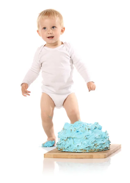 Baby zerschlägt Kuchen — Stockfoto