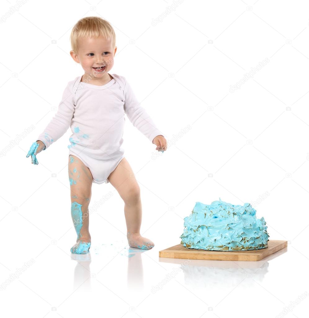 Baby smashing cake