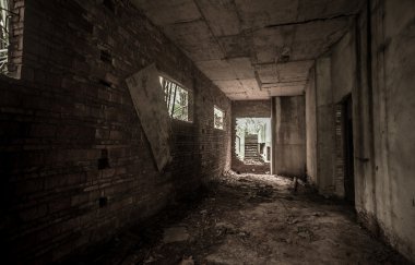 Kıyamet imha fabrika zarar Harabeleri