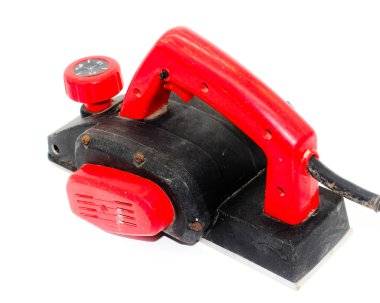 Beyaz arkaplanda izole edilmiş bir tahta kesme makinesi resmi