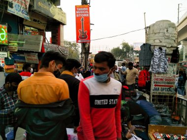 Utter pardesh, Hindistan - Pazar, Noida sektöründeki pazarın resmi - 18 Kasım 2020