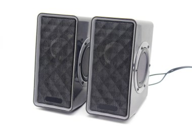 Seçici odaklı elektrik hoparlörlerinin bir resmi