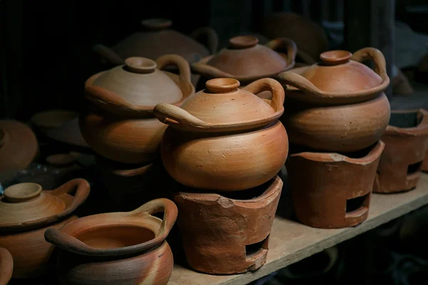 Ware pots and stove — Stock Photo, Image