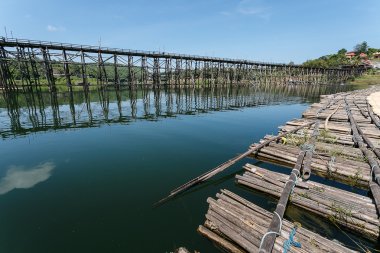 Mon Köprüsü ve bambu Sal Sangkhlaburi, Tayland