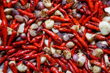Biber ve sarımsak ve soğan