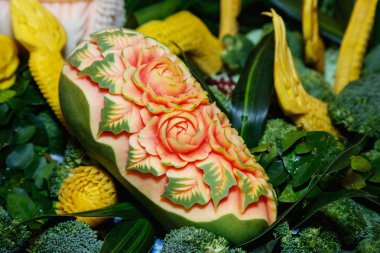 Güzel meyve ve sebze. Dekoratif sofra kullanın