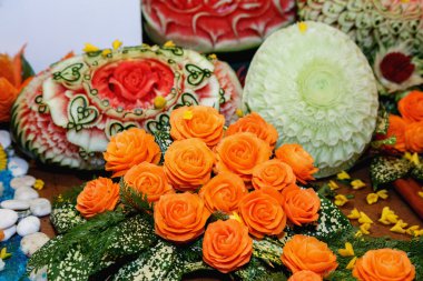 Güzel meyve ve sebze. Dekoratif sofra kullanın