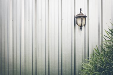 Duvar çelik ve lambası arka plan