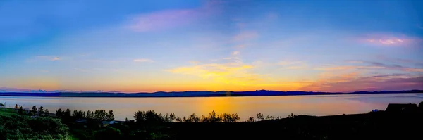 Momento Pre Amanecer Sobre Lago — Foto de Stock