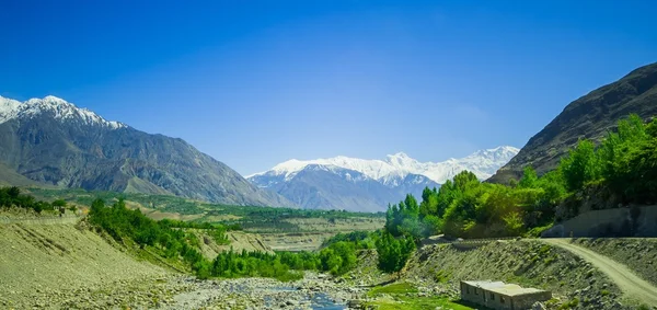 Beau paysage de vallée, région nord du Pakistan — Photo