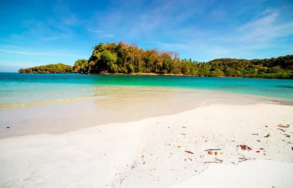 Kho Khai w pobliżu Parku Narodowego Tarutao i Koh Lipe w Satun w Tajlandii — Zdjęcie stockowe