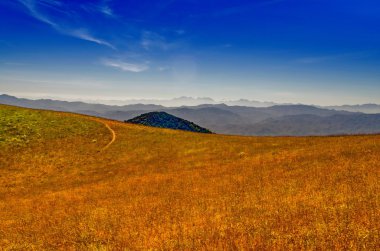 hillside sabah ışık köyde yakınındaki dağlarda sahada