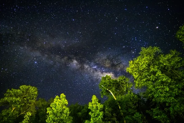 夜空に星と天の川の一部 — ストック写真