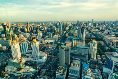 Bangkok Cityscape, iş bölgesi ile yüksek bina güneşli gün, Bangkok, Tayland