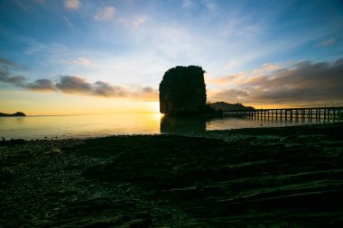 Sahilde güzel bir gün batımı