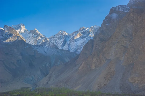 Idyllic Mountain Valley — Stock Photo, Image