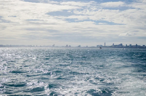 Het uitzicht vanaf de boot zee en snelheid — Stockfoto
