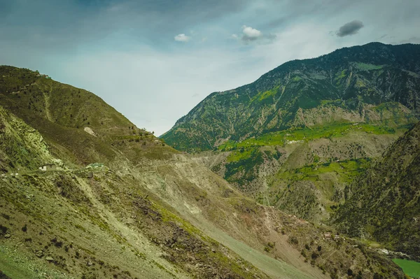 牧歌的な山の谷 — ストック写真