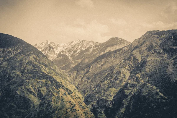 Idyllic Mountain Valley — Stock Photo, Image