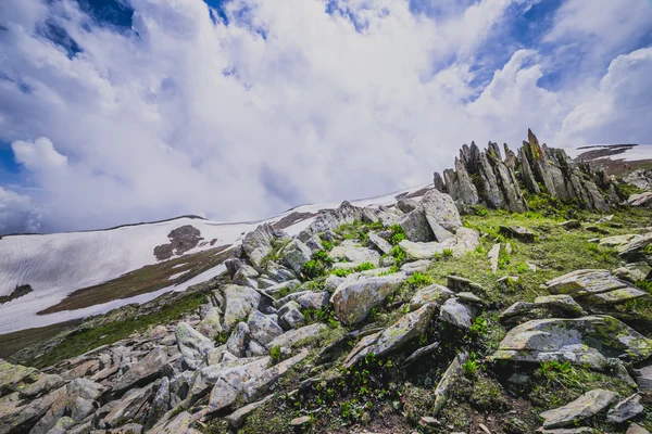 Rocky landscape of with ice peaks — Stock Photo, Image