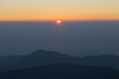 Dağda gün batımı