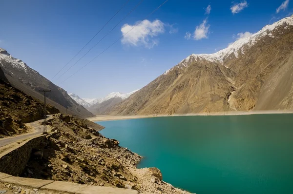 Λίμνη στην κοιλάδα Skardu, Πακιστάν — Φωτογραφία Αρχείου