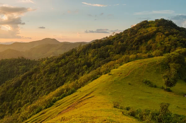 Paesaggio al tramonto, alba — Foto Stock