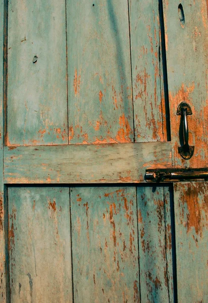 Old door lock and latch — Stock Photo, Image