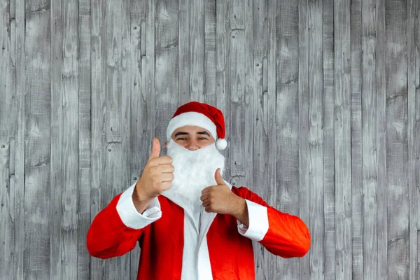 Noel Baba Gibi Giyinmiş Genç Beyaz Bir Adam Üzerine Boşluk — Stok fotoğraf