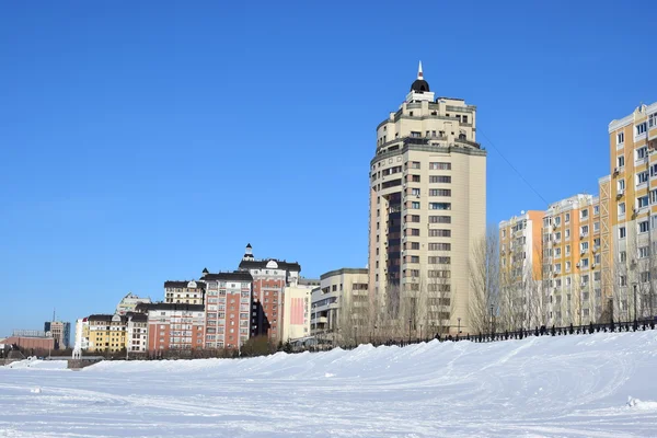 Una vista de la calle de invierno en Astana, Kazajstán — Foto de Stock