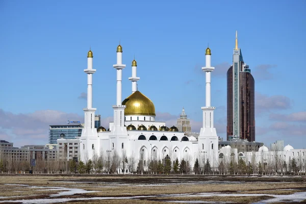 Die nur astana-Moschee in astana, Kasachstan — Stockfoto