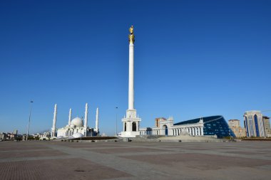Astana, Kazakistan'ın bağımsızlığını sütun
