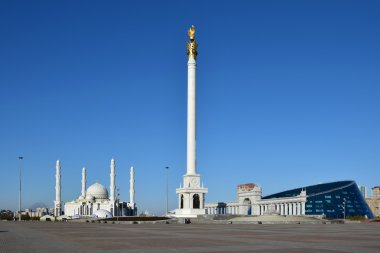 Astana, Kazakistan'ın bağımsızlığını sütun
