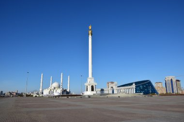 Astana, Kazakistan'ın bağımsızlığını sütun