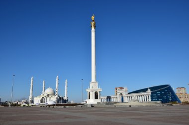 Astana, Kazakistan'ın bağımsızlığını sütun