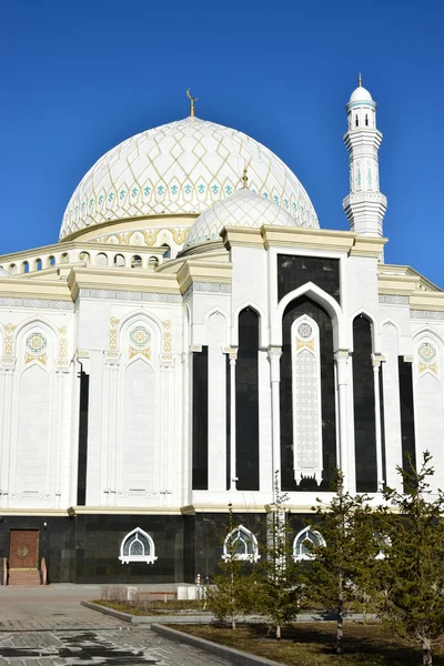 Мечеть ХАСИРЕТ Султан в Астане, Казахстан — стоковое фото