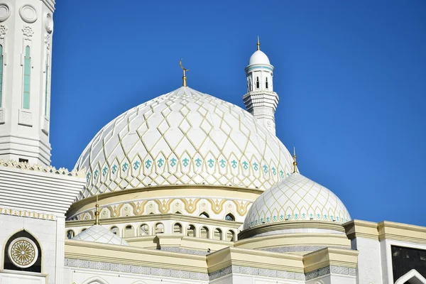 Мечеть HASIRET SULTAN в Астане, Казахстан — стоковое фото