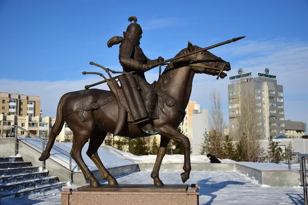 Άγαλμα του έφιππου πολεμιστή σε Αστάνα — Φωτογραφία Αρχείου