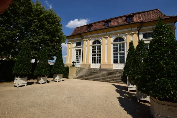 Blick in den Garten des historischen Wintergartens im bayerischen ansbach — Stockfoto