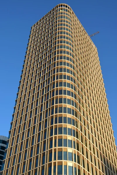 Edifício de escritórios moderno em Astana, Cazaquistão — Fotografia de Stock