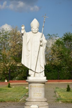 Astana, Kazakistan'ın Papa John Paul II anıtı