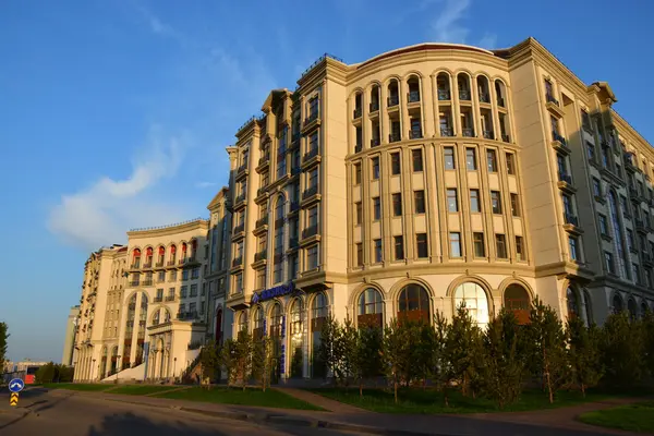 Moderno edificio residencial en Astana, Kazajstán — Foto de Stock