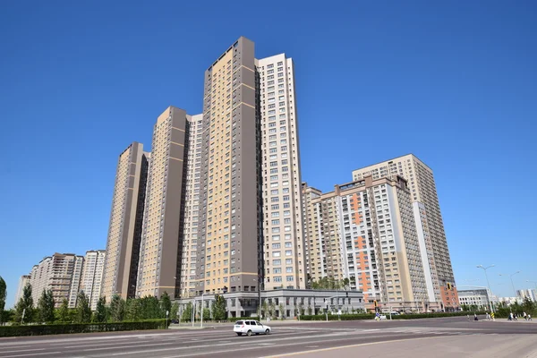 Astana, Cazaquistão - Edifícios residenciais SUPERIOR — Fotografia de Stock