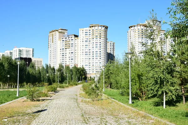 Взгляд в Астану, столицу Казахстана, принимающего ЭКСПО-2017 — стоковое фото