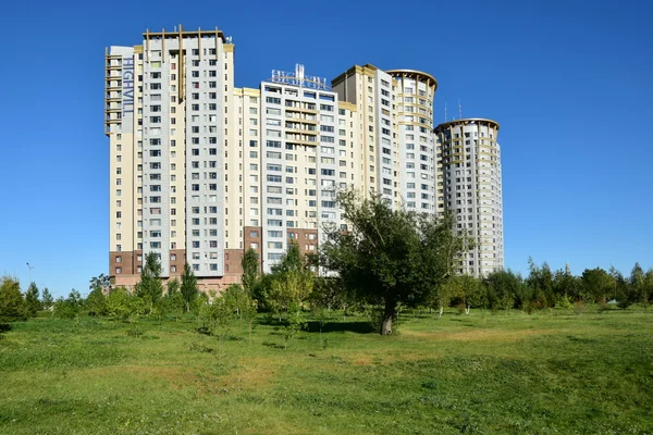 Взгляд в Астану, столицу Казахстана, принимающего ЭКСПО-2017 — стоковое фото