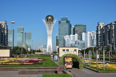 Kazakistan'ın başkenti Astana'daki Baiterek kulesinin görünümü