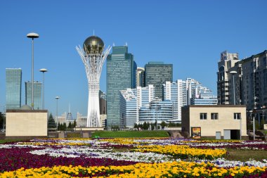 Kazakistan'ın başkenti Astana'daki Baiterek kulesinin görünümü