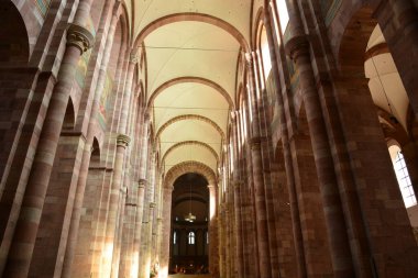 Speyer, Almanya 08.14.2021: Speyer Katedrali 'nin iç görünümü
